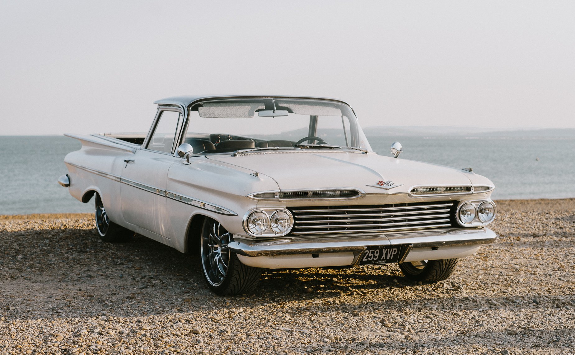 Image of vintage car on the seafront